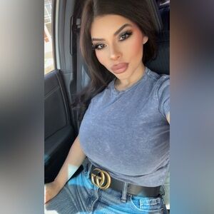 Authentic✨Gucci Black Leather Belt with Gold Buckle